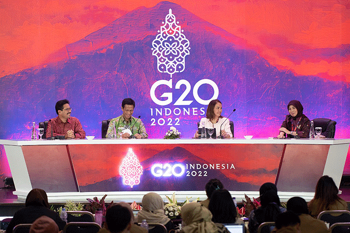 Menteri Keuangan Sri Mulyani Indrawati, secara langsung memberikan Keynote Speech pada acara forum bisnis, serta menjadi pembicara utama.