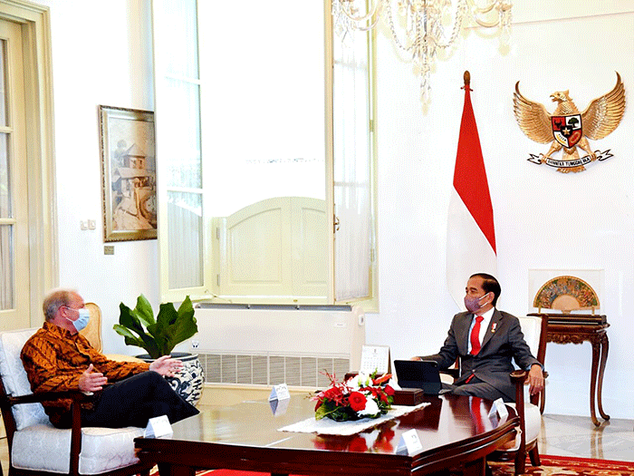 Presiden Joko Widodo menerima delegasi Bank Dunia di Istana Merdeka, Jakarta, Kamis (14/7/2022).