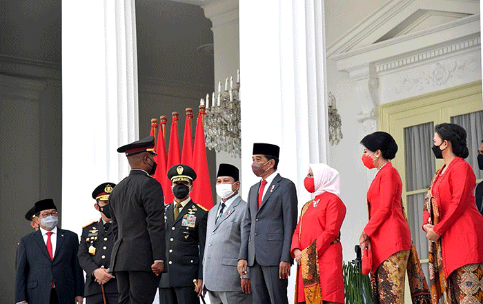 Pelantikan dan pengambilan sumpah para calon perwira remaja (capaja) TNI dan Polri.