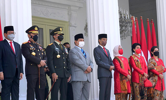 Pelantikan dan pengambilan sumpah para calon perwira remaja (capaja) TNI dan Polri.