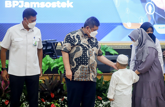 Santunan tersebut merupakan bukti hadirnya negara memberikan kepastian akan jaminan sosial kepada seluruh pekerja Indonesia.