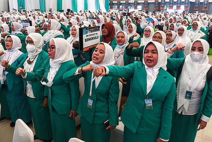 Menteri Pertahanan Prabowo Subianto saat menghadiri pembukaan Kongres Fatayat NU ke-16 di Dinning Hall, Jakabaring Sport City Palembang, Jumat (15/7/2022).