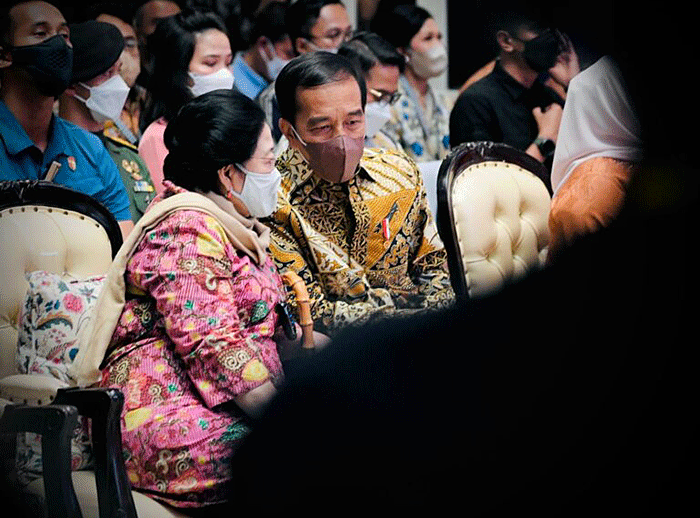 Presiden Joko Widodo didampingi Ibu Iriana Joko Widodo meresmikan transformasi Sarinah di Sarinah, Jakarta, Kamis (14/7/2022).