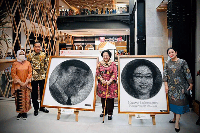 Presiden Joko Widodo didampingi Ibu Iriana Joko Widodo meresmikan transformasi Sarinah di Sarinah, Jakarta, Kamis (14/7/2022).