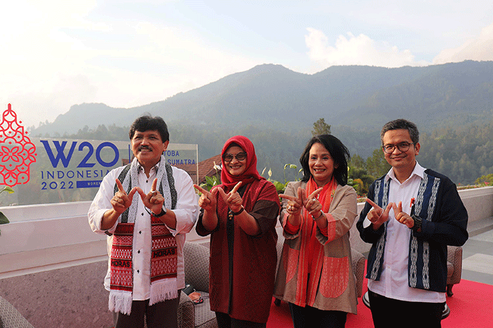 Press Conference Pembukaan W20 Summit di Danau Toba, Sumatera Utara (Sumut) Senin (18/7/2022).
