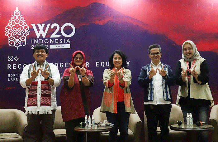 Press Conference Pembukaan W20 Summit di Danau Toba, Sumatera Utara (Sumut) Senin (18/7/2022).