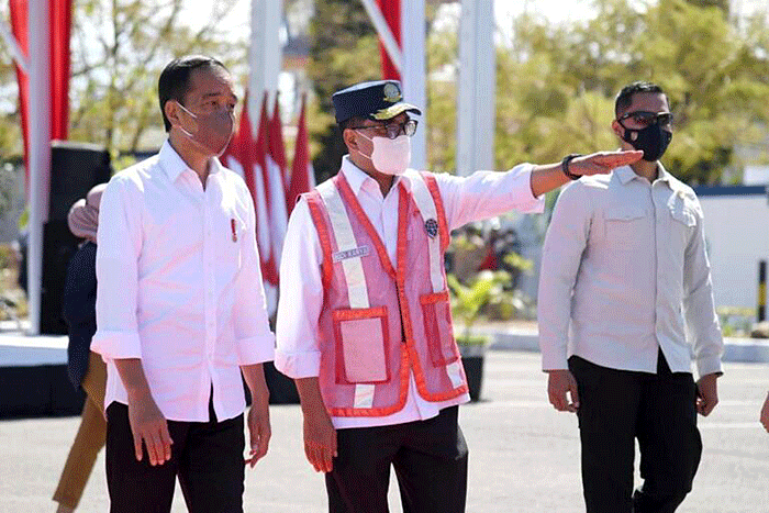 Mengawali kunjungan kerjanya di Provinsi Nusa Tenggara Timur, Presiden Joko Widodo meresmikan perluasan Bandar Udara Komodo Labuan Bajo.