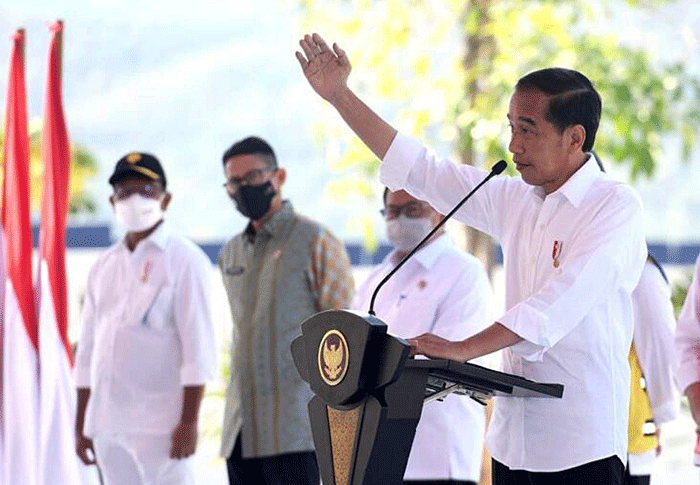 Mengawali kunjungan kerjanya di Provinsi Nusa Tenggara Timur, Presiden Joko Widodo meresmikan perluasan Bandar Udara Komodo Labuan Bajo.
