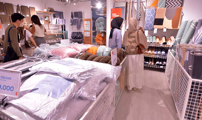Pembukaan Experience Center terbesar pertama di mall, Jumat (22/7/2022).