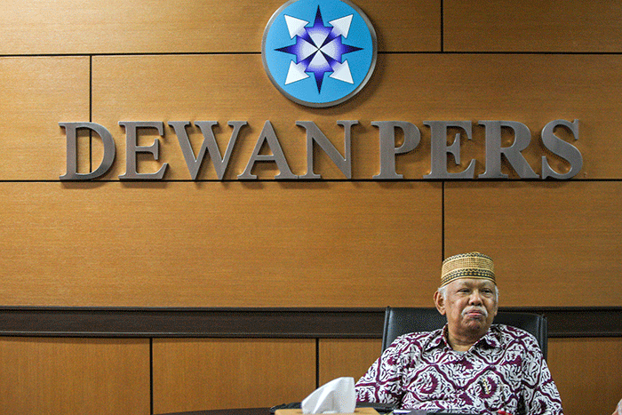 Potret Ketua Dewan Pers Prof. Dr. H. Azyumardi Azra, M.Phil., M.A., CBE usai wawancara di Kantor Dewan Pers, Jakarta, Kamis (22/7/2022).