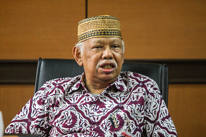 Potret Ketua Dewan Pers Prof. Dr. H. Azyumardi Azra, M.Phil., M.A., CBE usai wawancara di Kantor Dewan Pers, Jakarta, Kamis (22/7/2022).