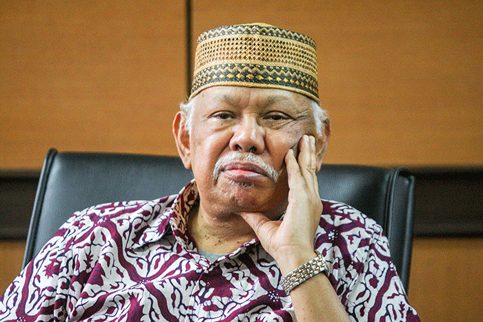 Potret Ketua Dewan Pers Prof. Dr. H. Azyumardi Azra, M.Phil., M.A., CBE usai wawancara di Kantor Dewan Pers, Jakarta, Kamis (22/7/2022).