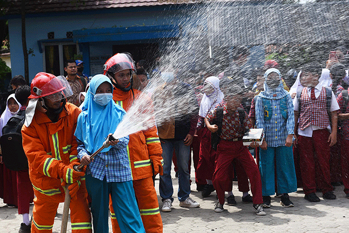 Kurikulum Siap Tanggap Bencana Perkotaan dan Gerakan Cinta Ikan Belida (Sitangkas Cindo) diluncurkan secara simbolis di SDN 225, Palembang.