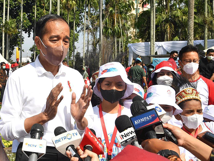 Presiden Joko Widodo memberikan dukungan positif kepada fenomena Citayam Fashion Week yang marak belakangan terjadi di sebuah area di pusat kota Jakarta.