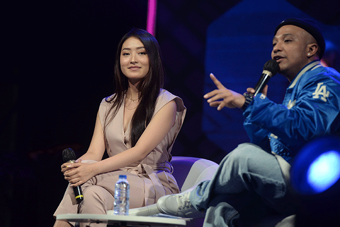 Beauty & Fashion Expert, Natasha Wilona (tengah) saat menjadi pembicara pada workshop Lazada Fest 2022 di Jakarta, Sabtu (23/7/2022).