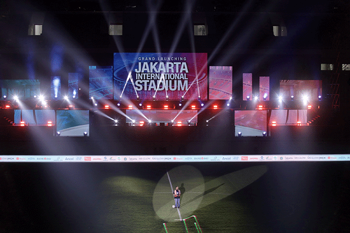 Executive Chairman MNC Group Hary Tanoesoedibjo bersama Gubernur DKI Jakarta Anies Baswedan disela Grand Launching Jakarta International Stadium (JIS).