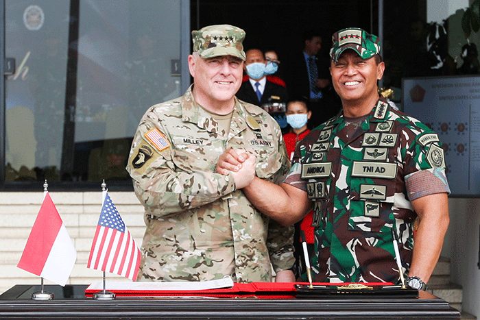 Kunjungan kehormatan Kepala Staf Gabungan Amerika Serikat (AS) Jenderal Mark Milley di Markas Besar TNI, Cilangkap, Jakarta, Minggu (24/7/2022).