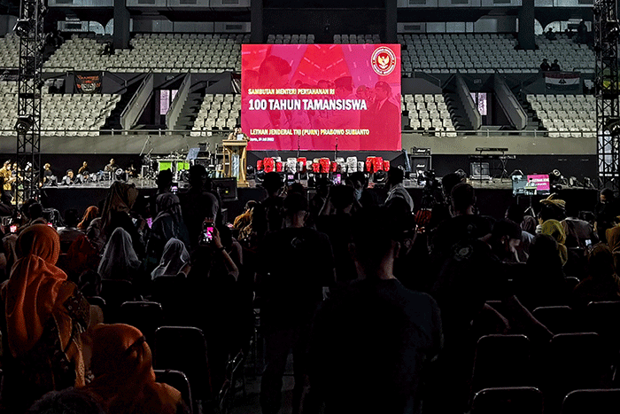 Menteri Pertahanan Prabowo Subianto menghadiri acara keluarga besar serta alumni Taman Siswa yang berlangsung di Tenis Indoor Senayan, Jakarta.
