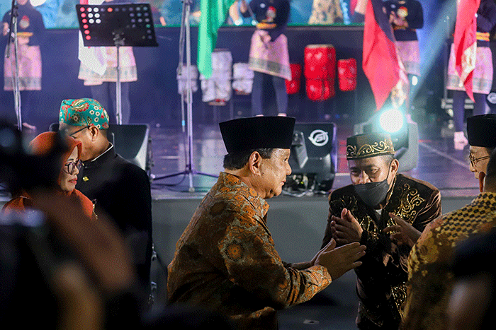 Menteri Pertahanan Prabowo Subianto menghadiri acara keluarga besar serta alumni Taman Siswa yang berlangsung di Tenis Indoor Senayan, Jakarta.
