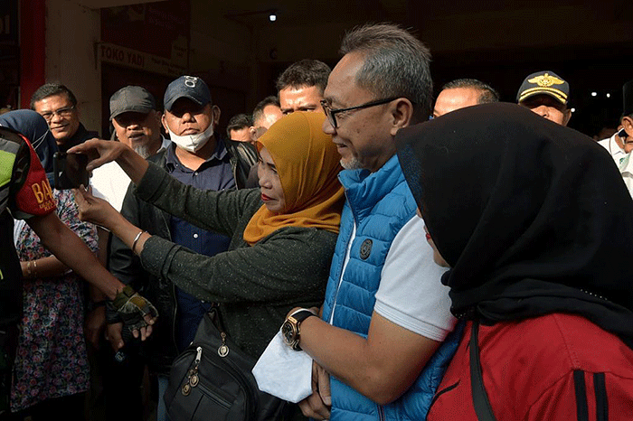 Kementerian Perdagangan bekerja sama dengan Tokopedia menggelar acara tersebut di Pasar Baru Cicalengka, Kabupaten Bandung, Jawa Barat, hari ini, Senin (25/7).
