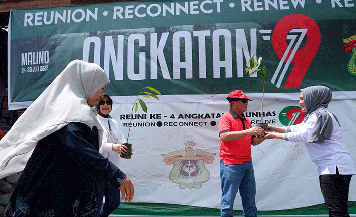 Suasana reuni ke-4 alumni Angkatan 79 Universitas Hasanuddin (Unhas) di Malino, Kabupaten Gowa, Sulawesi Selatan, Minggu (24/7/2022).