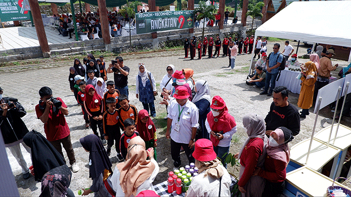 Suasana reuni ke-4 alumni Angkatan 79 Universitas Hasanuddin (Unhas) di Malino, Kabupaten Gowa, Sulawesi Selatan, Minggu (24/7/2022).