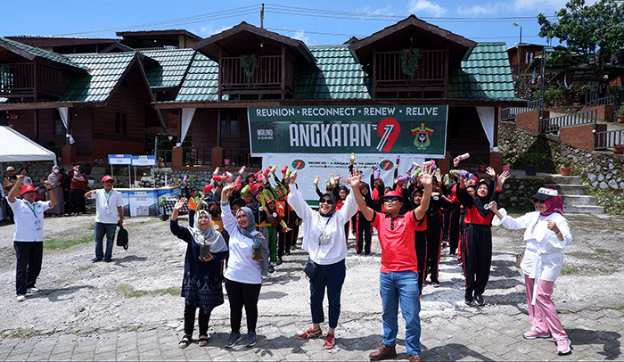 Suasana reuni ke-4 alumni Angkatan 79 Universitas Hasanuddin (Unhas) di Malino, Kabupaten Gowa, Sulawesi Selatan, Minggu (24/7/2022).