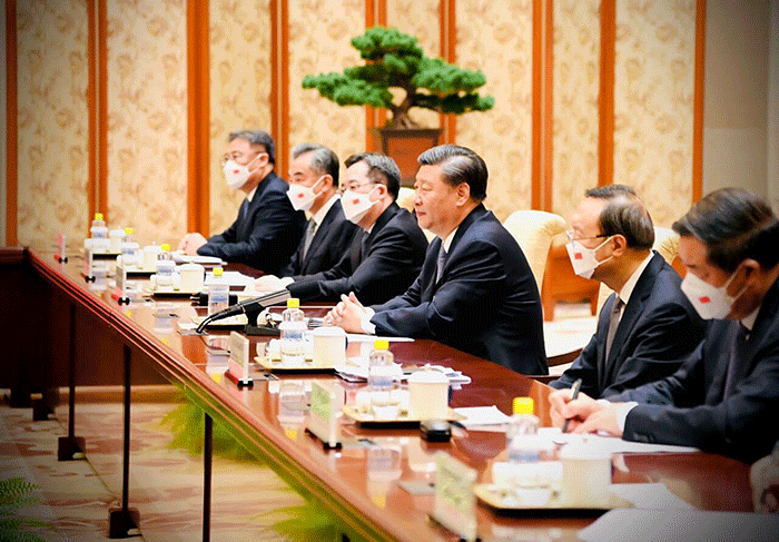 Presiden Jokowi melakukan pertemuan bilateral dengan Presiden Republik Rakyat Tiongkok (RRT) Xi Jinping di Villa 14, Diaoyutai State Guesthouse.