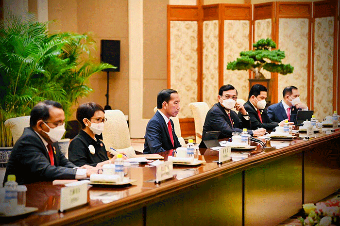 Presiden Jokowi melakukan pertemuan bilateral dengan Presiden Republik Rakyat Tiongkok (RRT) Xi Jinping di Villa 14, Diaoyutai State Guesthouse.