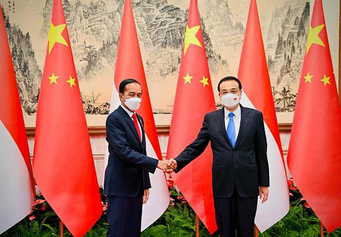 Presiden Joko Widodo melakukan pertemuan bilateral dengan Perdana Menteri RRT (Premier) Li Keqiang di Villa 5, Diaoyutai State Guesthouse, Beijing.