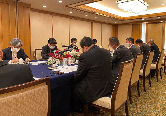 Menteri Koordinator Bidang Perekonomian Airlangga Hartarto bertemu dengan Gubernur Japan Bank for International Cooperation (JBIC) yang baru, Nobumitsu Hayashi.