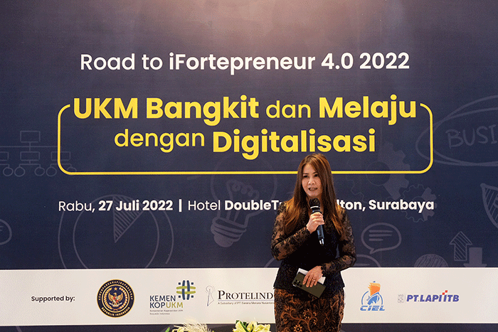 Road to iFortepreneur 4.0 tahun 2022 dengan tema UKM Bangkit dan Melaju Lewat Digitalisasi, di kota Surabaya, Jawa Timur, Rabu (27/7/2022).