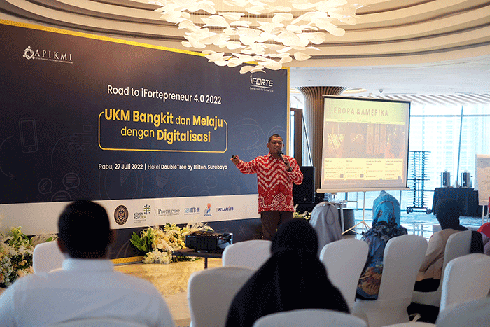 Road to iFortepreneur 4.0 tahun 2022 dengan tema UKM Bangkit dan Melaju Lewat Digitalisasi, di kota Surabaya, Jawa Timur, Rabu (27/7/2022).