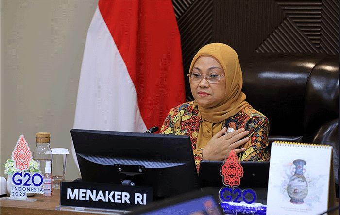 Menteri Ketenagakerjaan Ida Fauziyah menyambut baik acara Peningkatan Pemahaman Hak Konstitusional Warga Negara (PPHKWN) bagi organisasi pekerja.