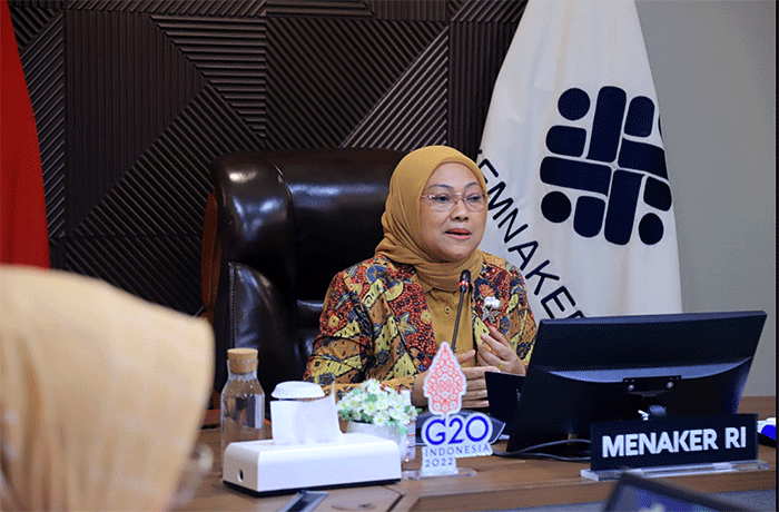 Menteri Ketenagakerjaan Ida Fauziyah menyambut baik acara Peningkatan Pemahaman Hak Konstitusional Warga Negara (PPHKWN) bagi organisasi pekerja.