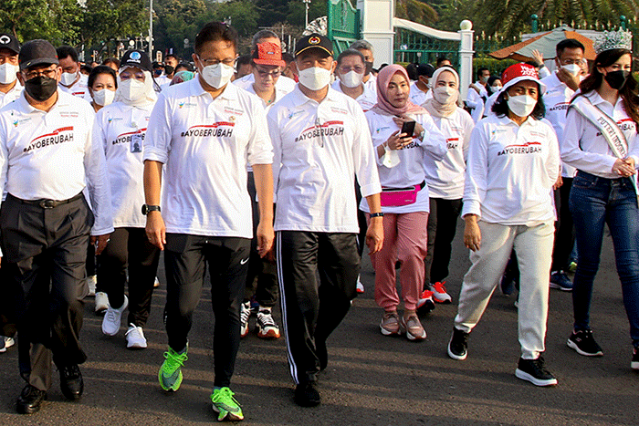 Gerak Jalan Bersama dan Membudayakan Gerakan Masyarakat Hidup Sehat (Germas) di kawasan Tugu Monas, Jakarta Jumat (29/7/2022).