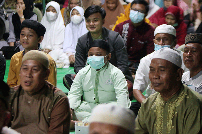 Warga menggelar acara menyambut Tahun Baru Islam 1444 Hijriah di Masjid Nurussalam Serdang Kemayoran, Jakarta, Sabtu (30/1/2022).