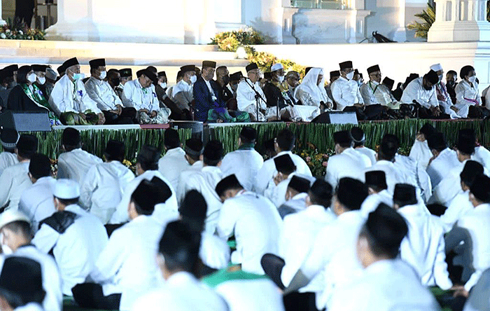 Menteri Pertahanan Prabowo Subianto menghadiri Zikir dan Doa Kebangsaan 77 Tahun Indonesia Merdeka yang dipimpin Presiden Joko Widodo.