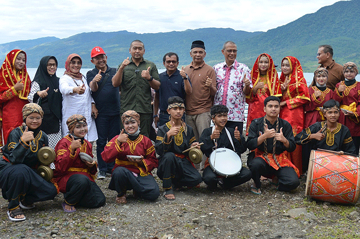 Peresmian Area Konservasi & Penebaran Benih Ikan Bilih ke Habitat Aslinya di Danau Singkarak, Sumatra Barat.
