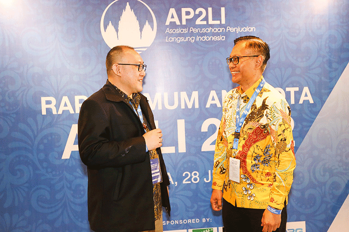 Rapat umum dan pemilihan ketua umum AP2LI (Asosiasi Perusahaan Penjualan Langsung Indonesia) di Surabaya.