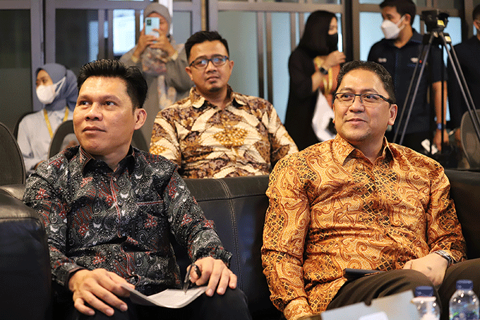 Penandatanganan perjanjian kerja sama (MoU) antara PT MNC Guna Usaha Indonesia dengan ESQ Group melalui ESQ Tour Travel di Jakarta, Selasa (9/8/2022).