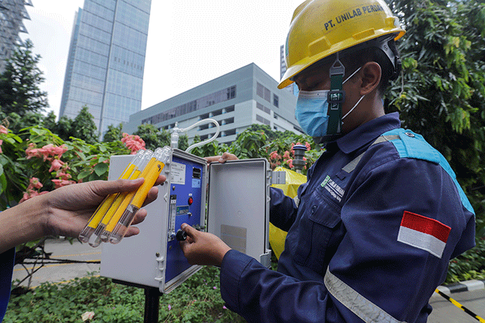 Pengambilan Sampel Kualitas Udara Di Kawasan SCBD