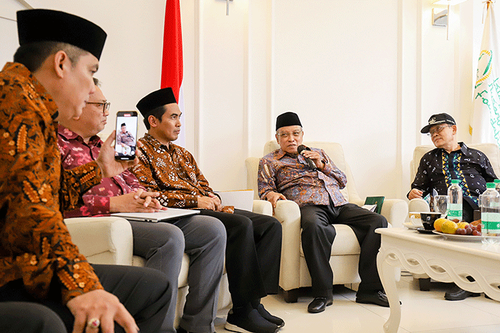 Ketua Dewan Pembina INF Said Aqil Siroj memberikan sambutan dalam diskusi startegis dengan tema model penguatan ekonomi kerakyatan dan kedaulatan pangan.