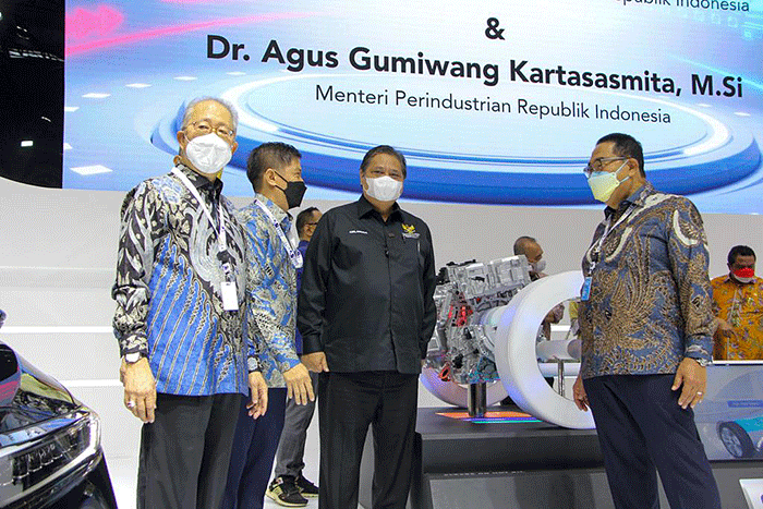 Menteri Koordinator Bidang Perekonomian Airlangga Hartarto secara resmi membuka Gaikindo Indonesia International Auto Show (GIIAS) 2022, Kamis (11/8/2022).