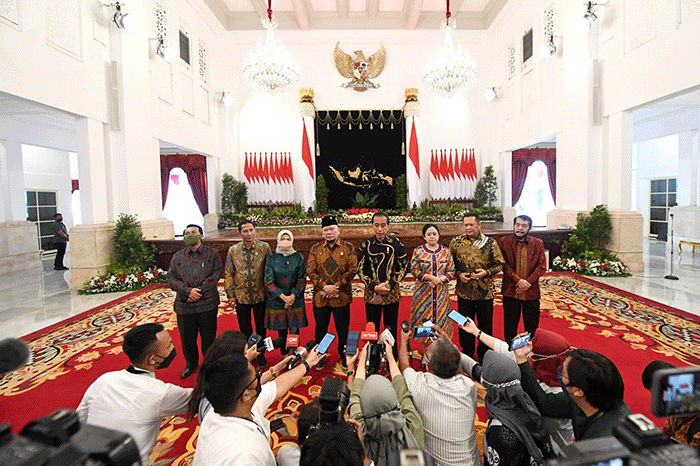 Presiden Joko Widodo melakukan pertemuan dengan para pimpinan lembaga negara di Istana Negara, Jakarta, Jumat (12/8/2022).