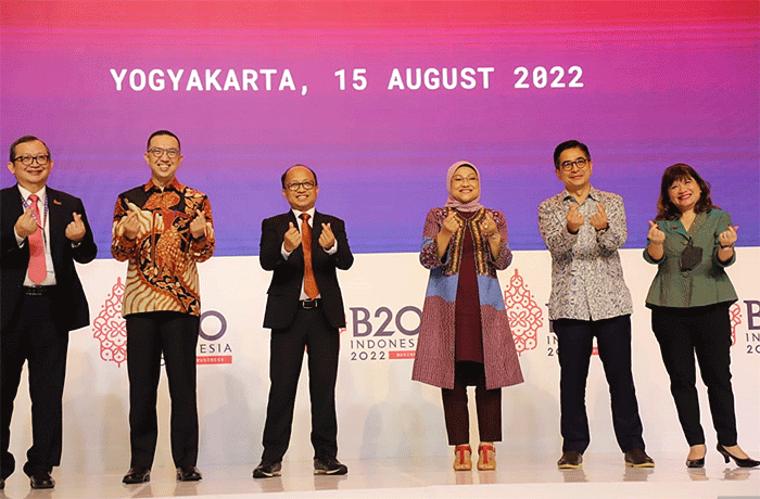Menteri Ketenagakerjaan Ida Fauziyah, menyampaikan bahwa produktivitas SDM sangat penting dan dibutuhkan dalam berinvestasi.