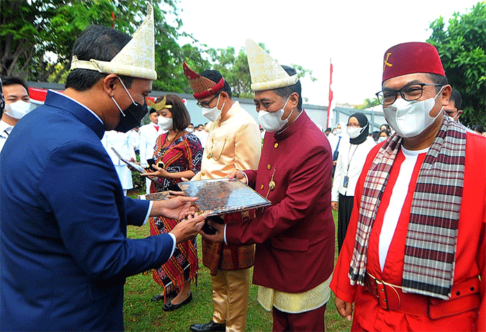 Wakil Direktur Utama Bank BTN Nixon LP Napitupulu menjadi inspektur Upacara Pengibaran Bendera dalam rangka HUT Kemerdekaan RI ke-77.
