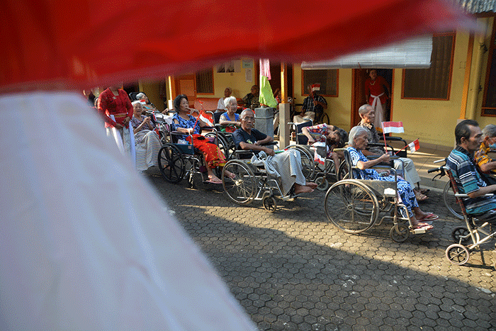 HUT ke-77 Kemerdekaan Republik Indonesia di Panti Werda Pengayoman Jalan Singosari Timur 2 Semarang, Semarang, Jawa Tengah, Rabu (17/8/2022).