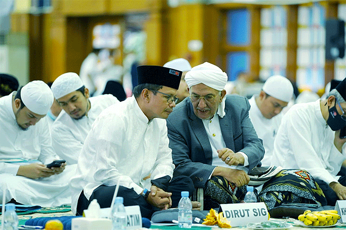 Direktur Utama SIG, Donny Arsal menjelaskan, kegiatan ini merupakan sebuah momentum yang baik, sebagai wujud rasa syukur atas pendirian Pabrik Gresik.