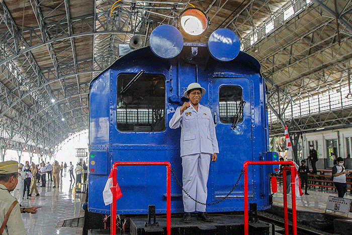 Kedatangan kereta Djoko Kendil dalam kegiatan Kereta Bersejarah Menyapa pengunjung di Stasiun Tanjung Priuk, Rabu (17/8/2022).